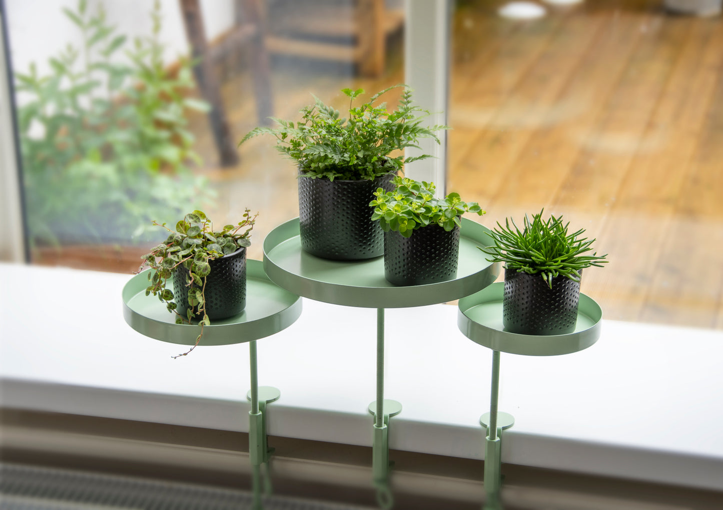 Window Sill Clamp Trays (Round)