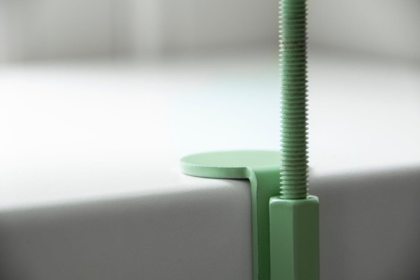 Window Sill Clamp Trays (Round)